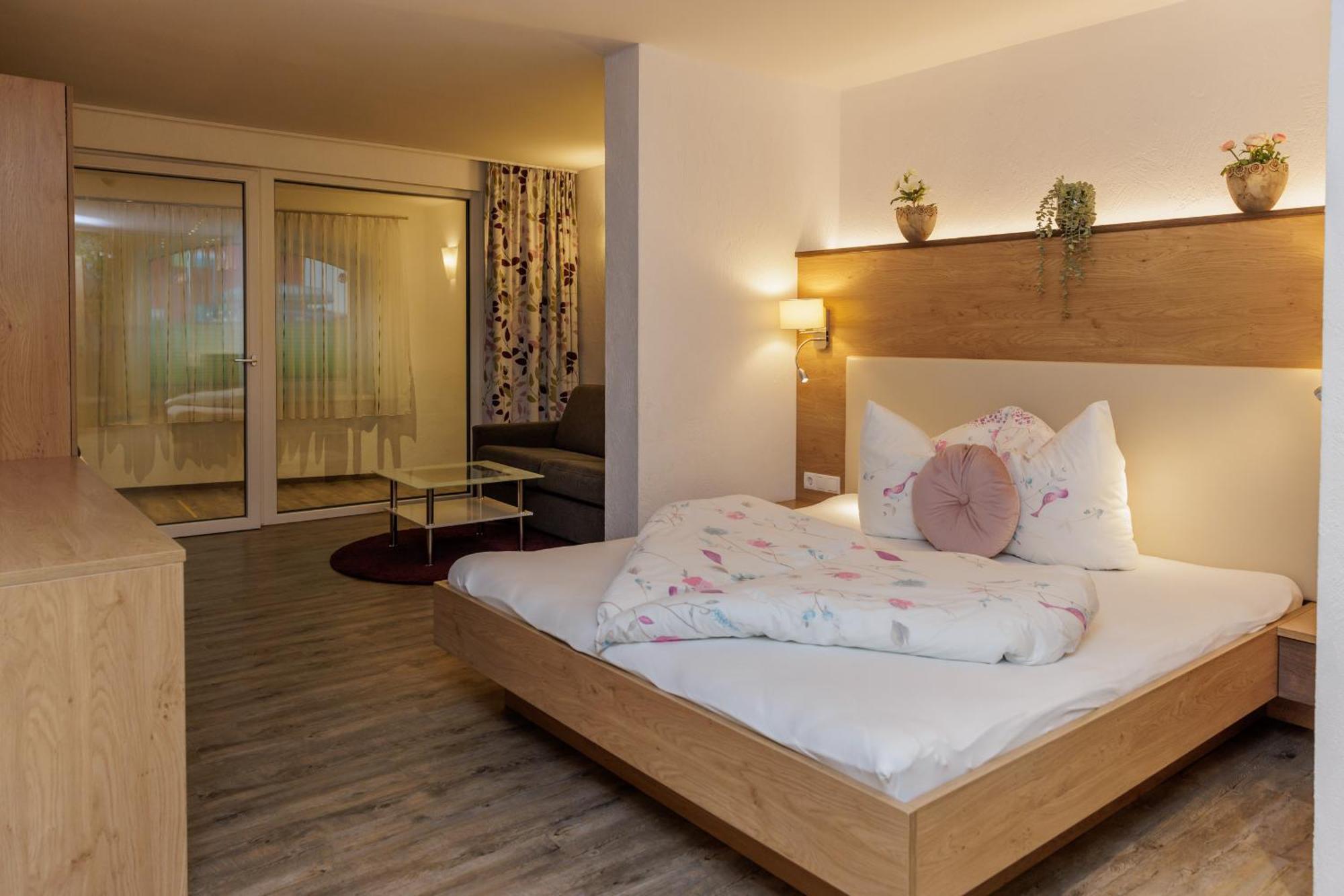 Apartmenthaus Goldeck Ried im Oberinntal Dış mekan fotoğraf