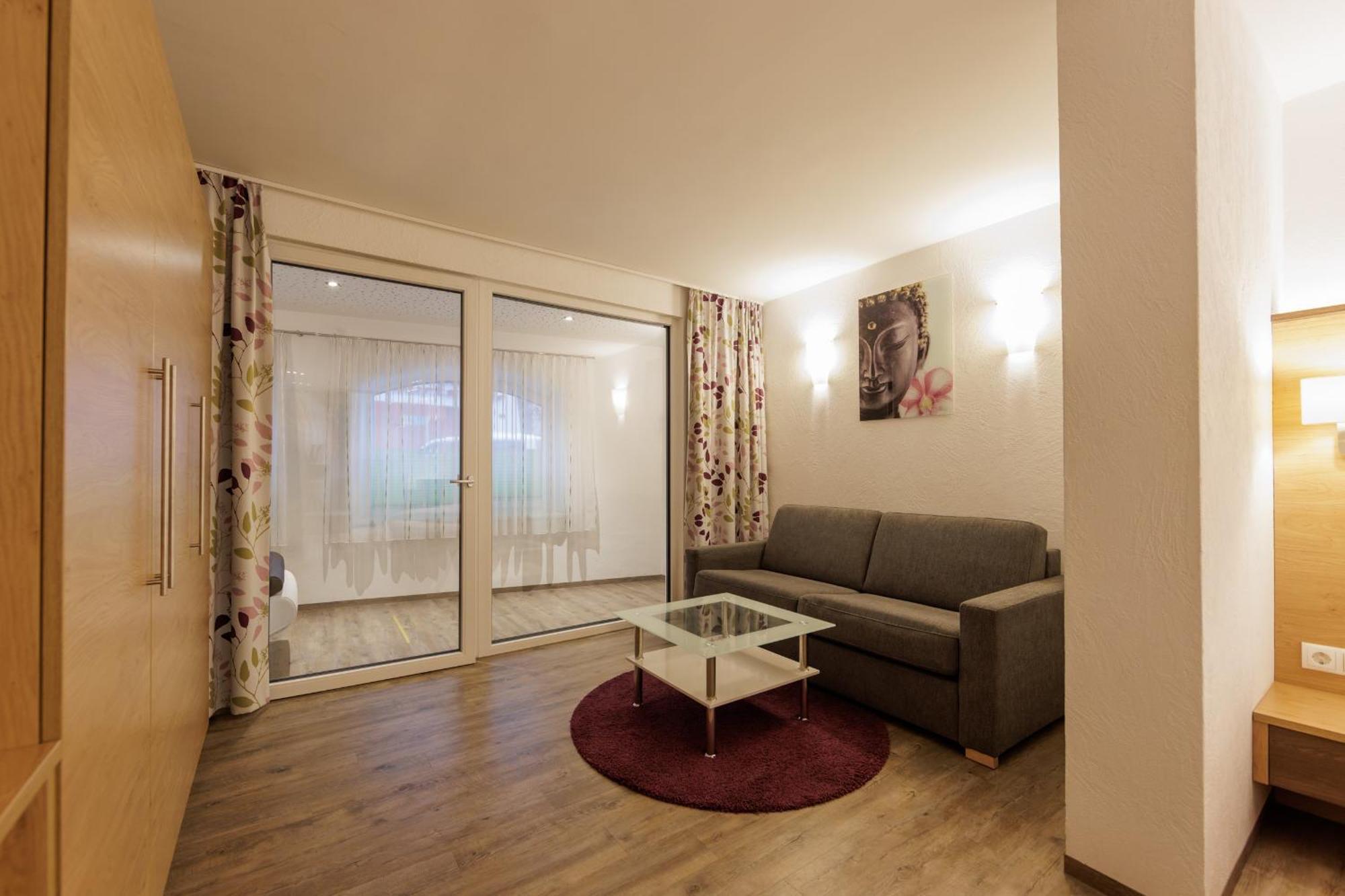 Apartmenthaus Goldeck Ried im Oberinntal Dış mekan fotoğraf